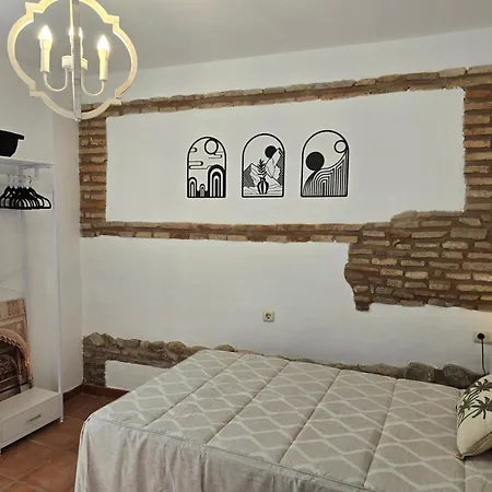 Nasrid House - Casa amplia para 12 junto a San Nicolás, patio y aire acondicionado-2